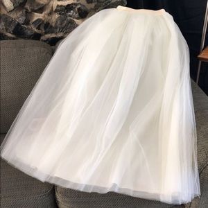 Brand new Ivory Tulle skirt (size small)